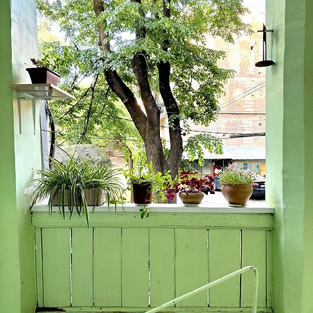 Authentic Old Tbilisi Apartment Екстер'єр фото